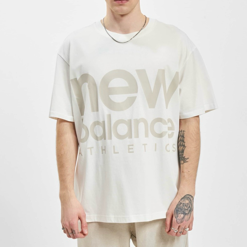 Kaos New Balance NB Athletics Out Of Bound Tee White Original Resmi