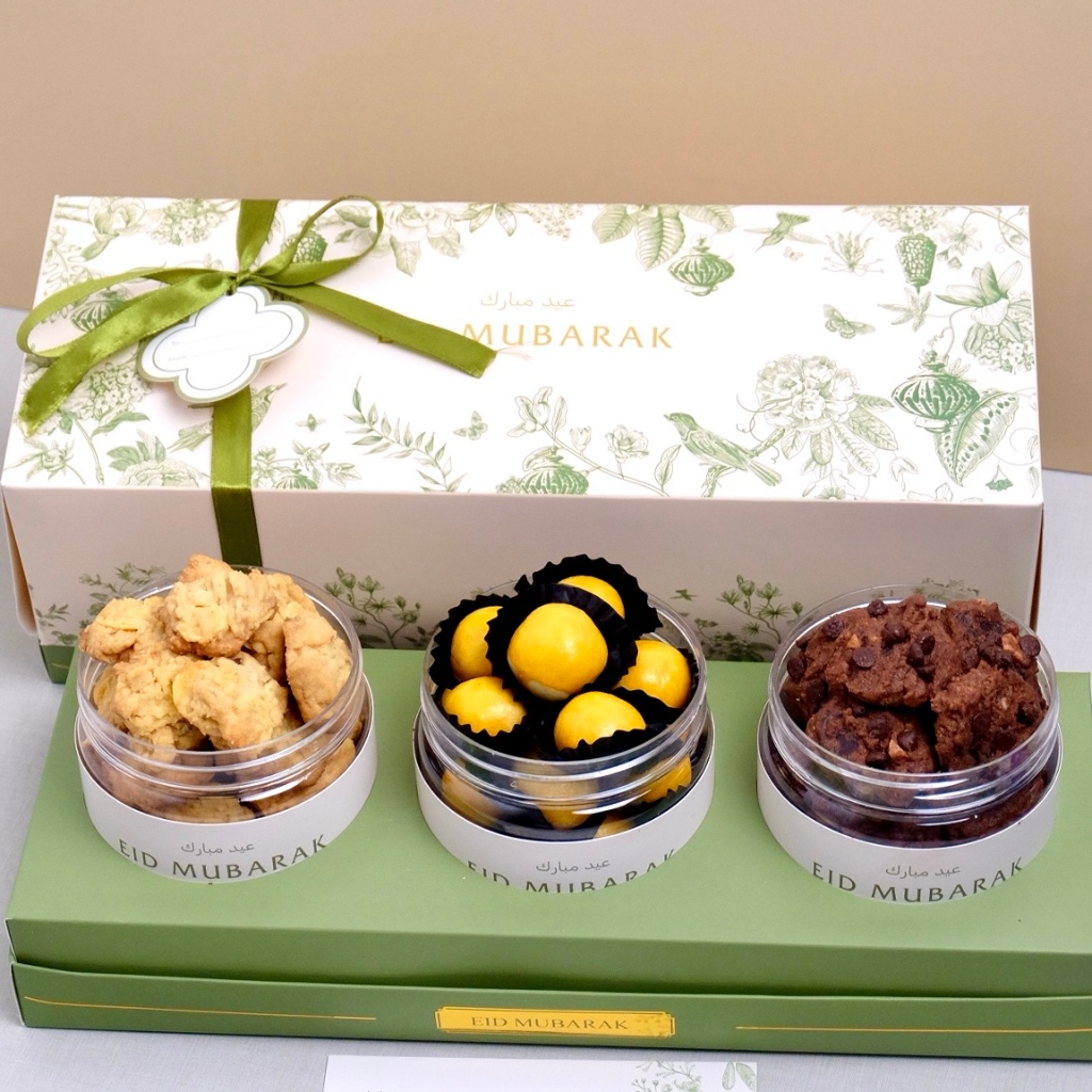 

HAMPERS LEBARAN 2025 HAMPER IDUL FITRI 2025 NASTAR WISMAN PREMIUM KUE KERING KASTENGEL SAGU KEJU PUTRI SALJU BROWNIES COKLAT DUBAI PARCEL LEBARAN MURAH PREMIUM UNIK BANDUNG