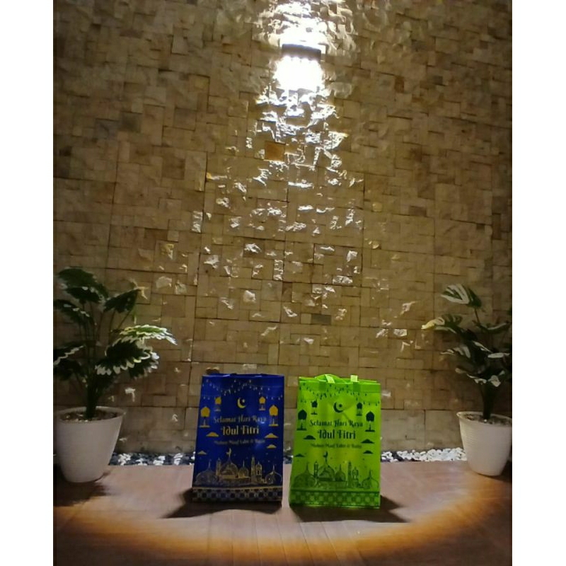 

Tas Lebaran Jumbo Bingkisan Tas Idul Fitri Ramadhan THR Lebar 30 Tinggi 40 Lebar samping 16cm (12pcs)