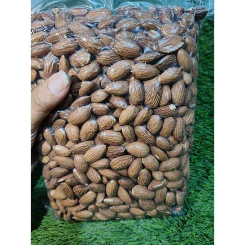 

Kacang Almond Roasted/ Panggang/ Oven