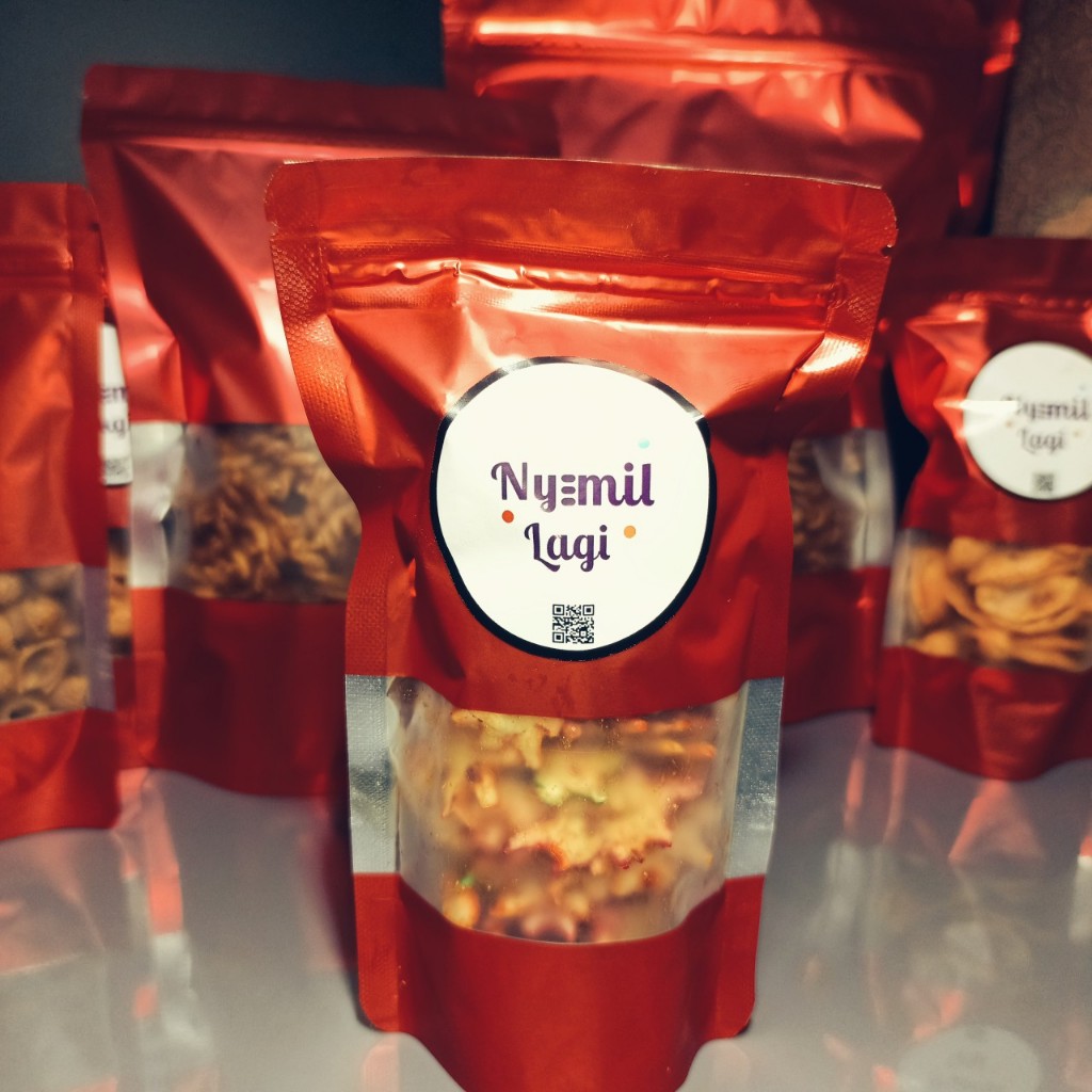 

Cemilan Snack Seblak Kering Bintang Daun Jeruk