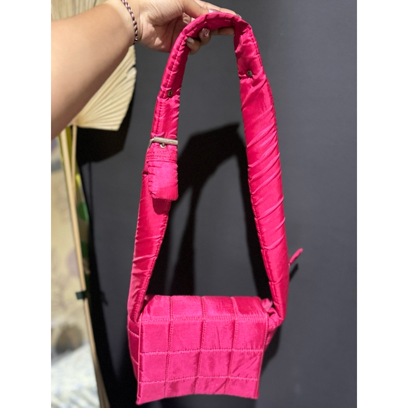 Tas puffy pink fushia