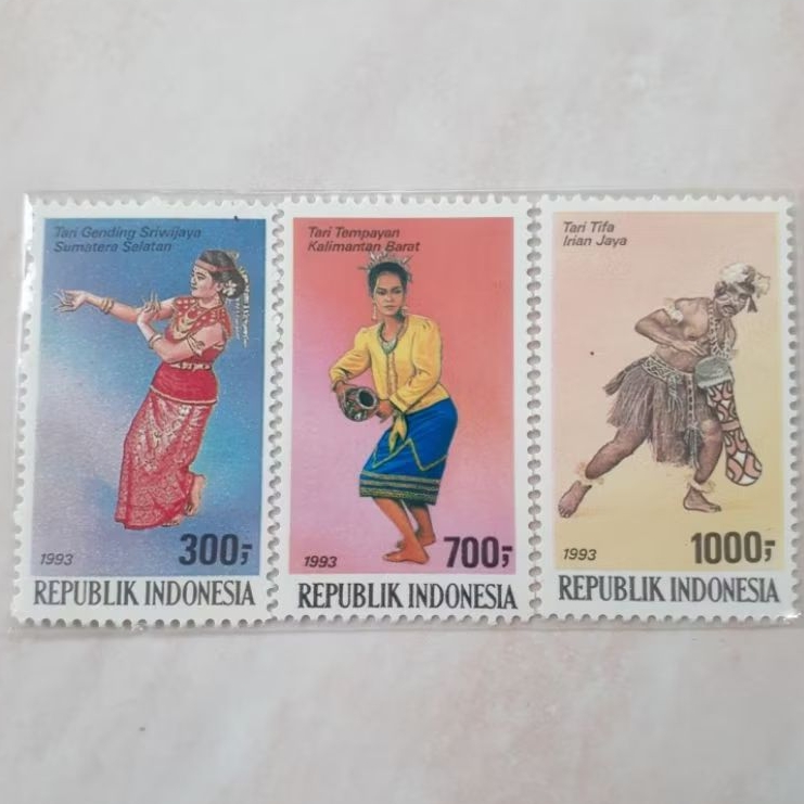

(A) Perangko Indonesia Tarian Daerah Seri 2 Tahun 1993 set lengkap - 3pcs