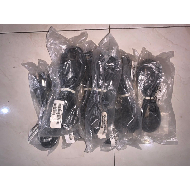 Kabel Power Siku Bengkok 3 Lubang