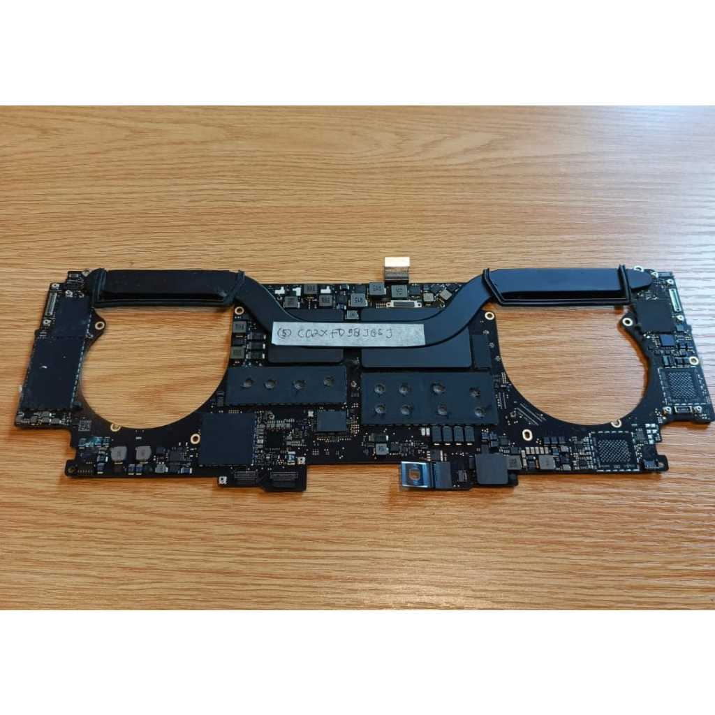 Motherboard logicboard Macbook Pro 15” A1990 (5) 2018 2019 Mati Icloud OFF