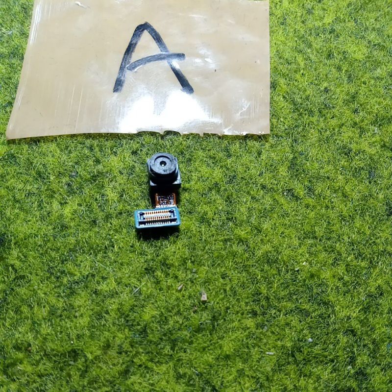 kamera depan Samsung S4 versi Korea original.