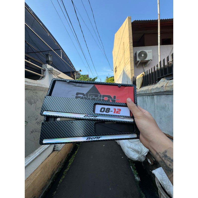 Sepasang Plat Nomor Motor / Dudukan Plat Nomor Motor Karbon List Hologram Beat Vario Mio Scoopy Depa