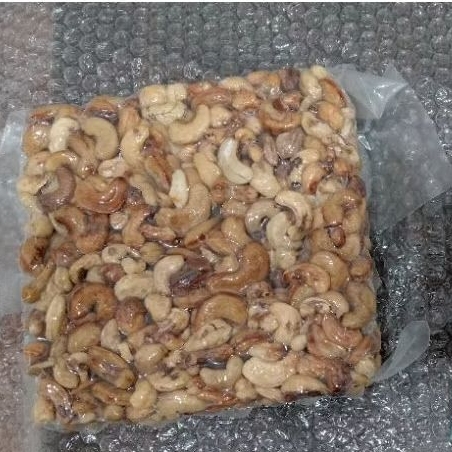 

Max Mede - Kacang Mede/Mete DW MENTAH 1KG / Mente Kupas Cashew Siap Panggang
