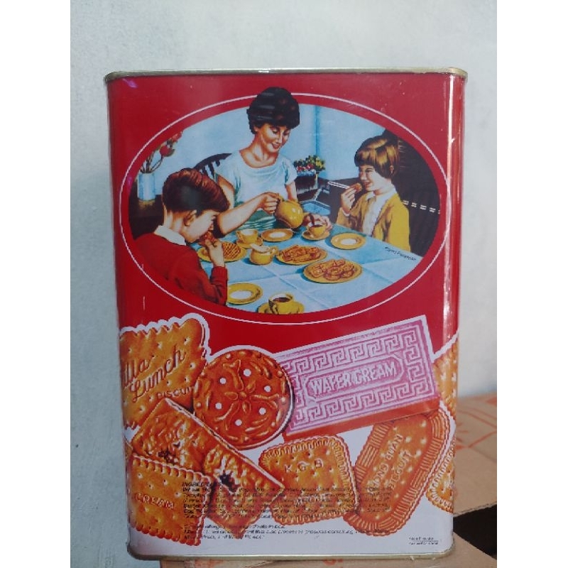 

Khong Guan Biscuits kaleng besar 1600gr