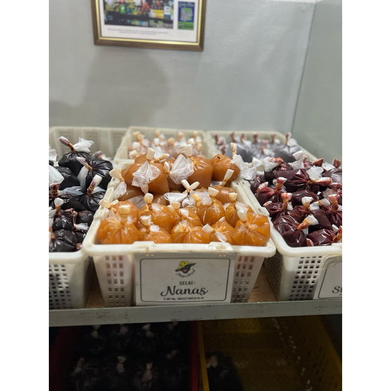 

Selai Negro Brand DIJAMIN ASLI | NANAS NASTAR KACANG COKELAT MURBEI LOBI-LOBI STRAWBERRY NEGRO BRAND