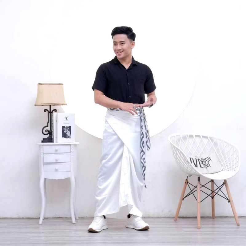 SARUNG - Sarung Pria Wanita Rok Lilit Tenun Asli Jepara Sumba Toraja Jepara Bali Lombok Ntt Tenun As