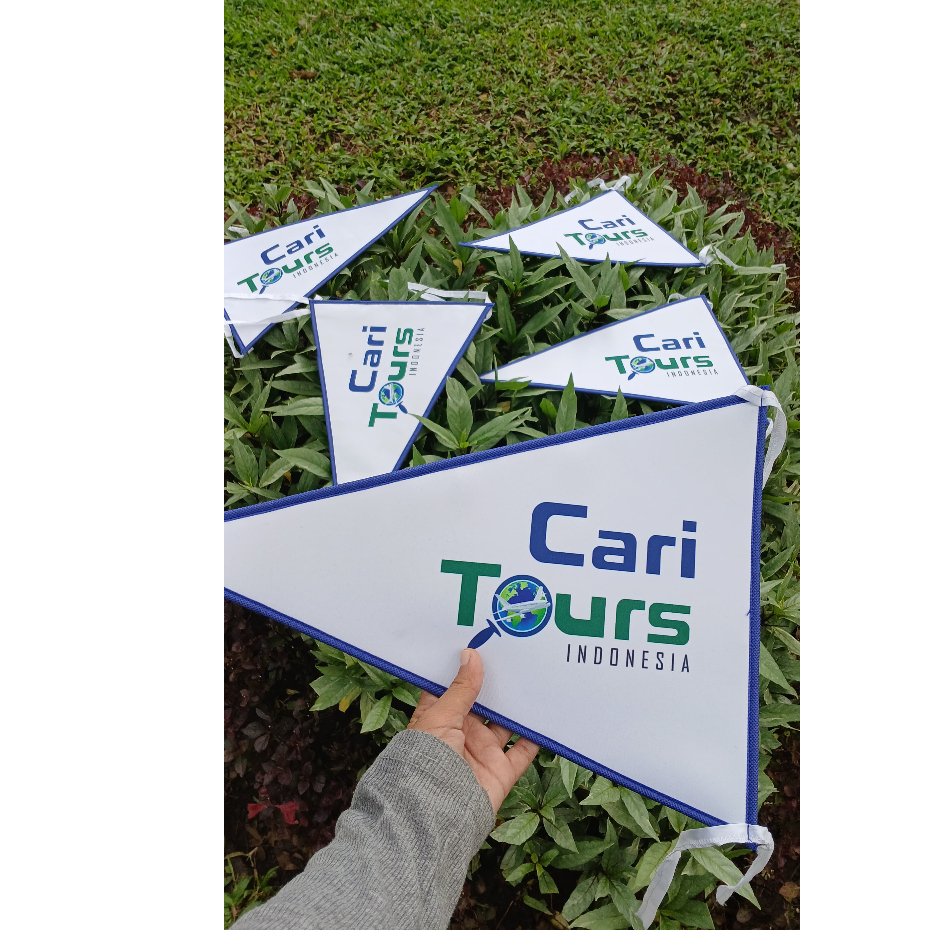 Bendera Travel Custom/Bendera Pemadu Wisata Desain Custom/Bendera Segitiga Tour Guide Motif Custom/C