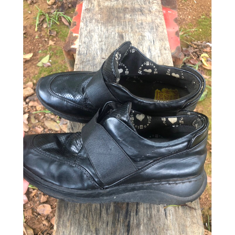 prelov sepatu sekolah gosh ori hitam