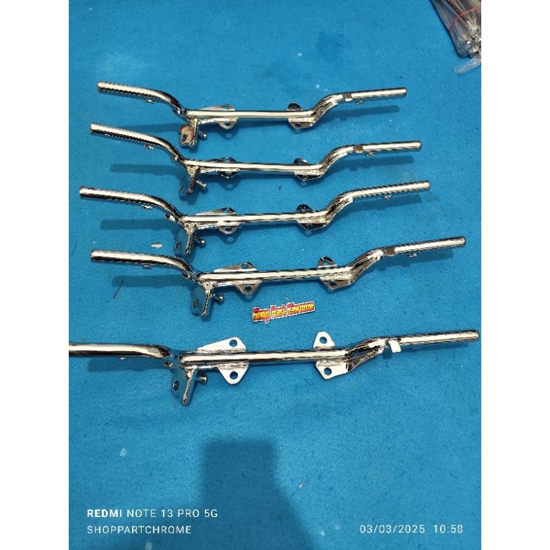 Postep/pijakan kaki mesin depan ORIGINAL PNP GL100 CROM CELUP