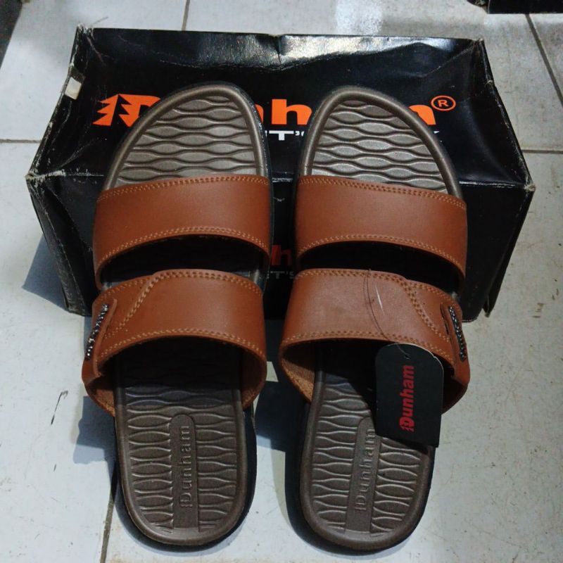 Sandal pria DUNHAM