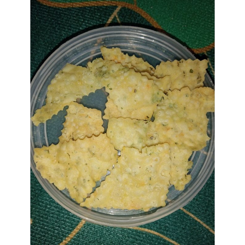 

keripik bawang seledri pedas