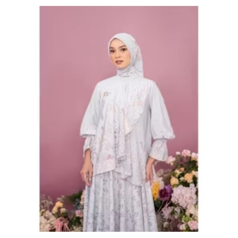 Gardenia blouse wearing klamby