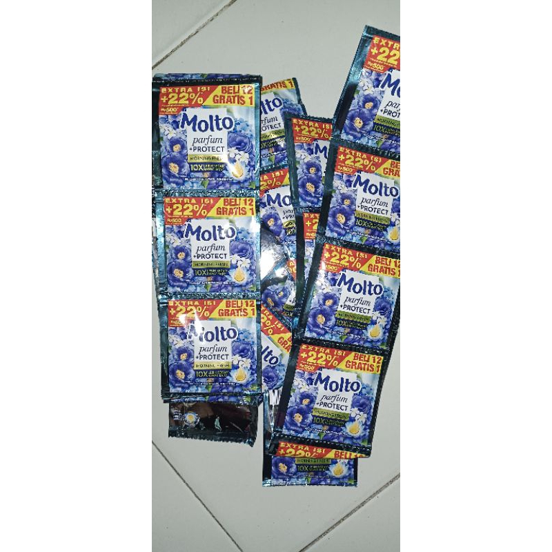 Molto pewangi pakaian sekali bilas 2 renceng isi 24 sachet