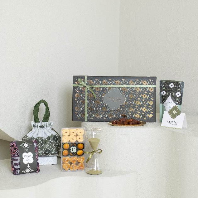 

Freyandco / AMAN Lebaran Eid Parcel Hampers Gifts Premium/Ramadhan Idul Fitri