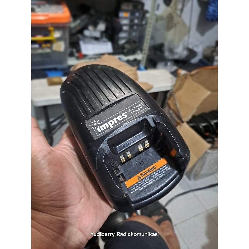 Charger motorola xts2500 normal bekas