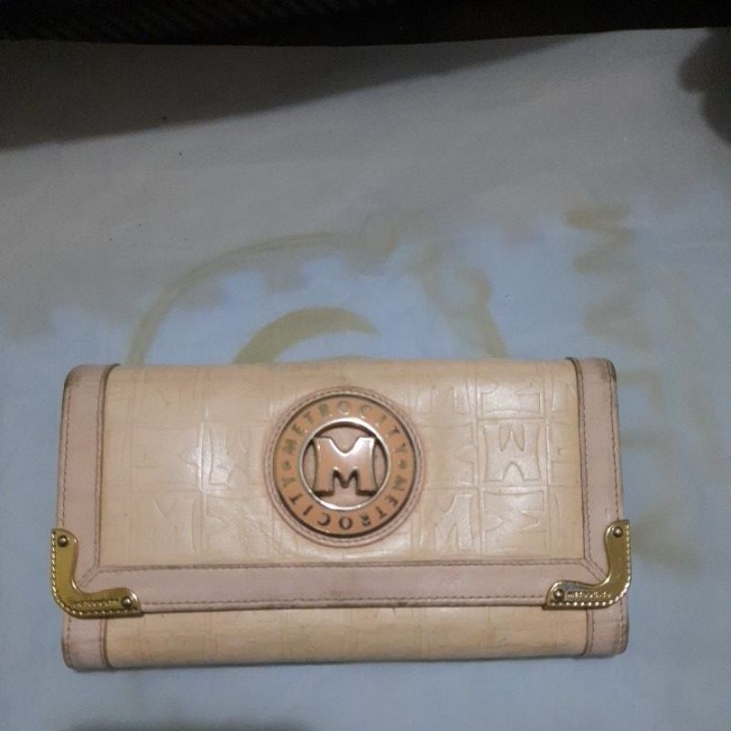 dompet metrocity , carlorino