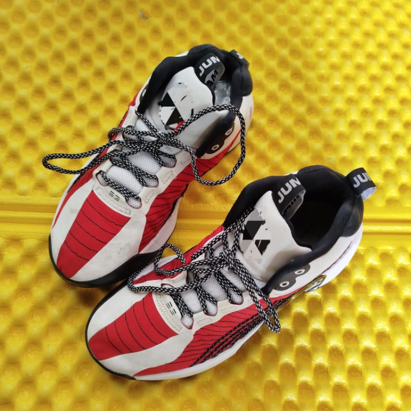 Sepatu Basket Second