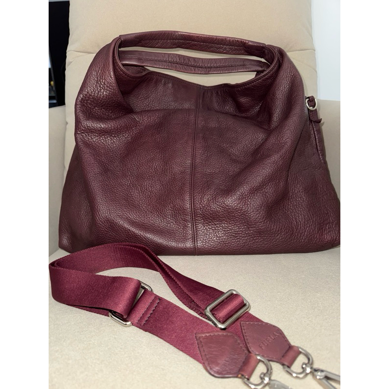 Authentic Tas Hobo merk FURLA warna Maroon Preloved