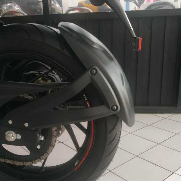 MUDGUARD/SLEBOR BELAKANG TVS APACHE 200