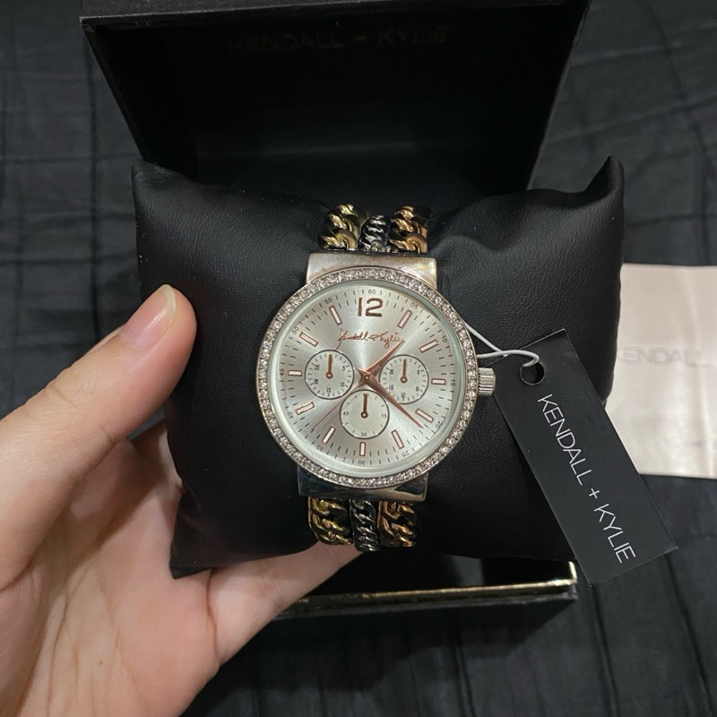 KENDALL + KYLIE WATCH NEW (JAM)