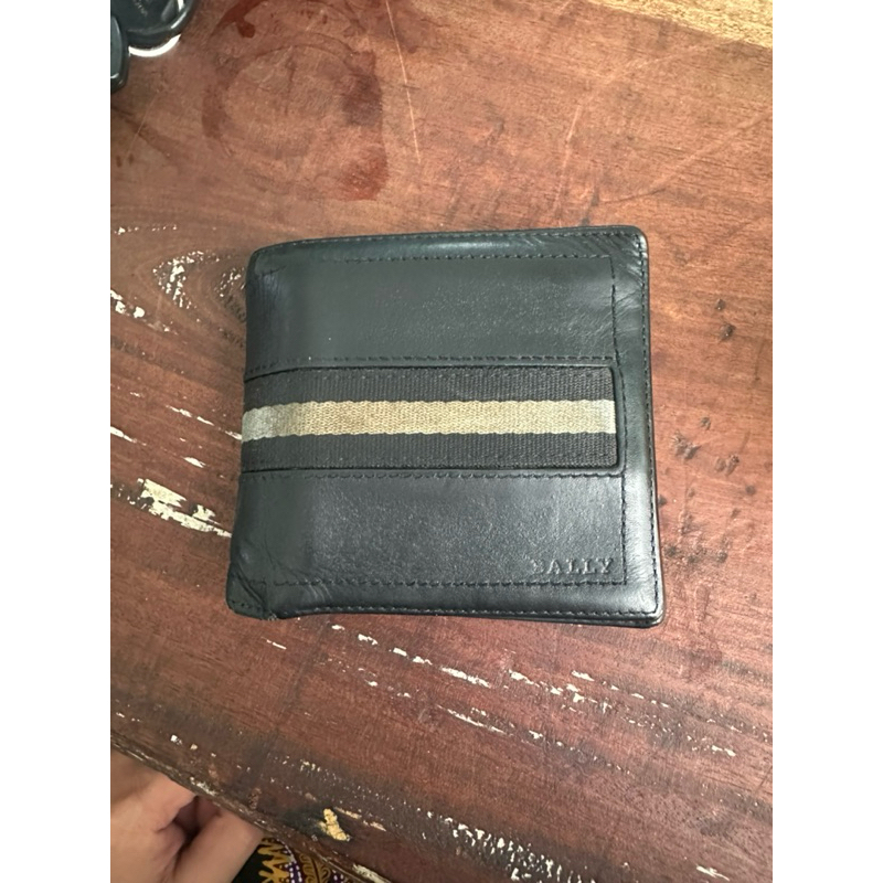 Dompet Bally