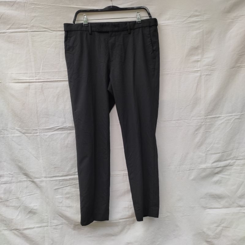 Musinsa standard celana ankle hitam