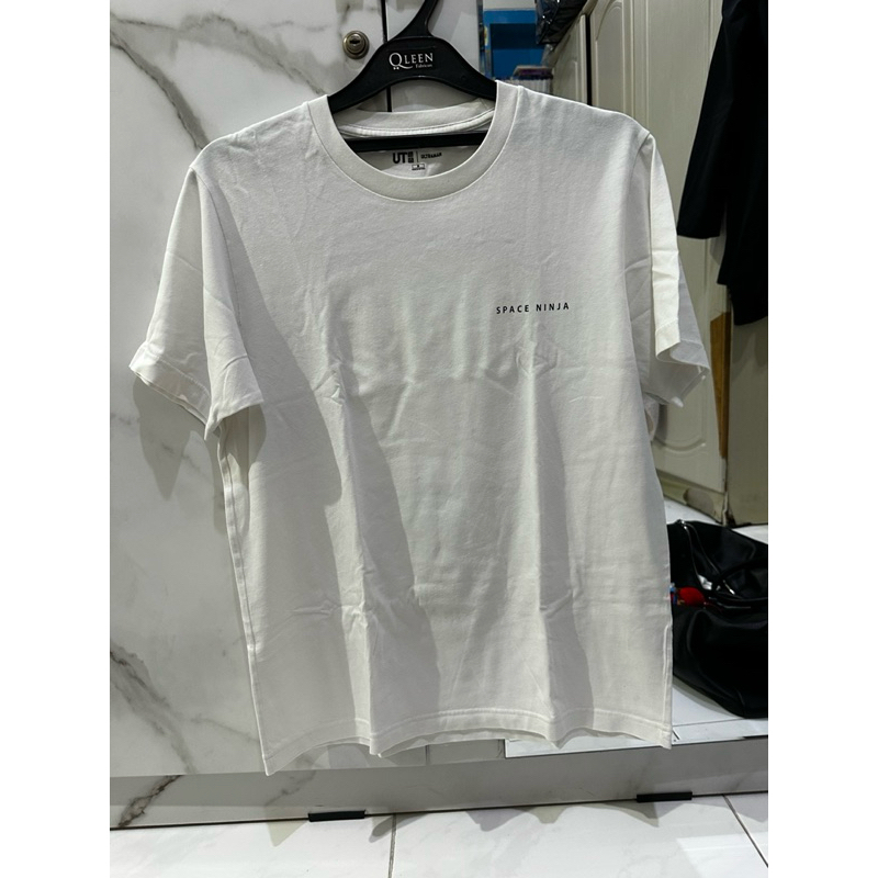 kaos uniqlo UT ultraman size M