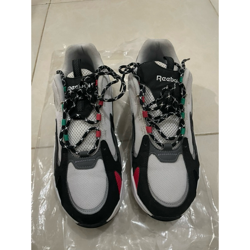 Sepatu Pria Reebok - second