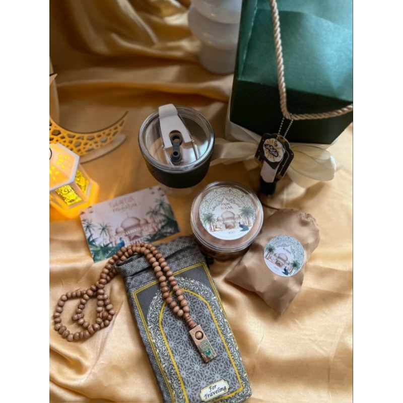 

[READY STOCK] ALESHA Hampers Lebaran/Eid Mubarak Hampers