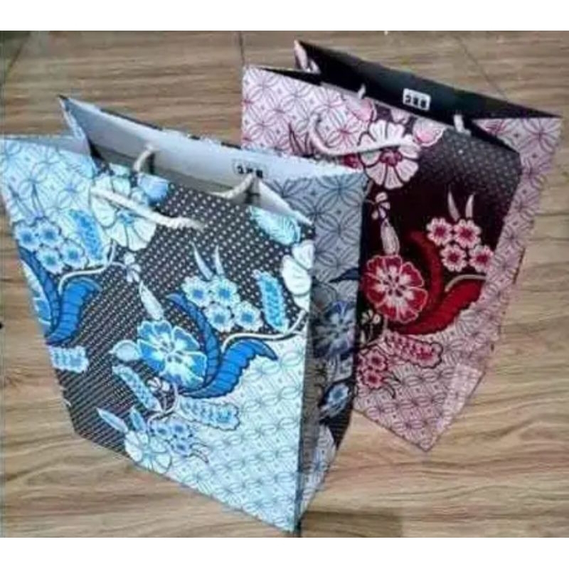 

Tas paperbag motif batik #Tas Hajatan # tas hampers ukuran 18x12x22
