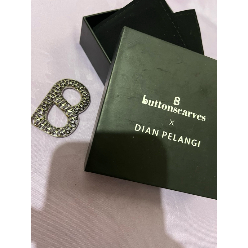 Interlock Ring Silver - Buttonscarves