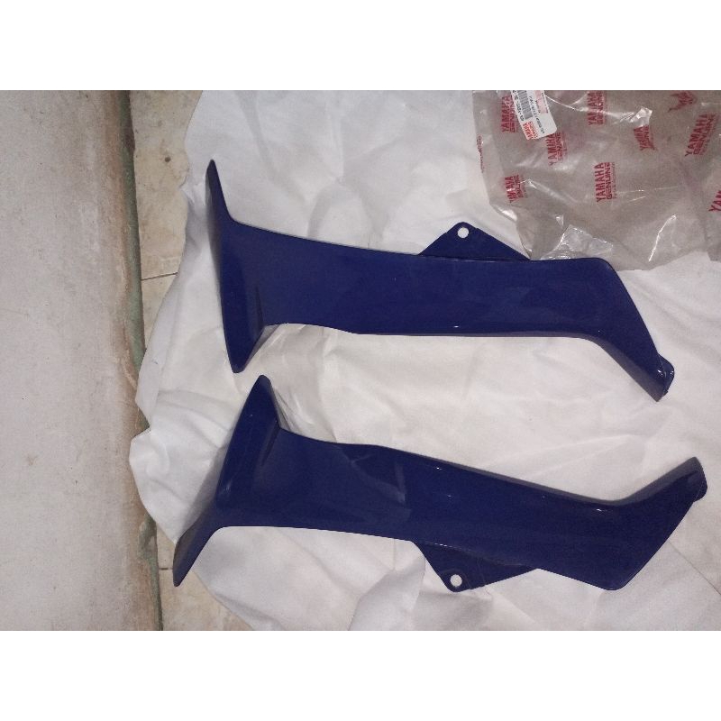 sayap depan bagian luar Yamaha f1zr original nos violet ungu