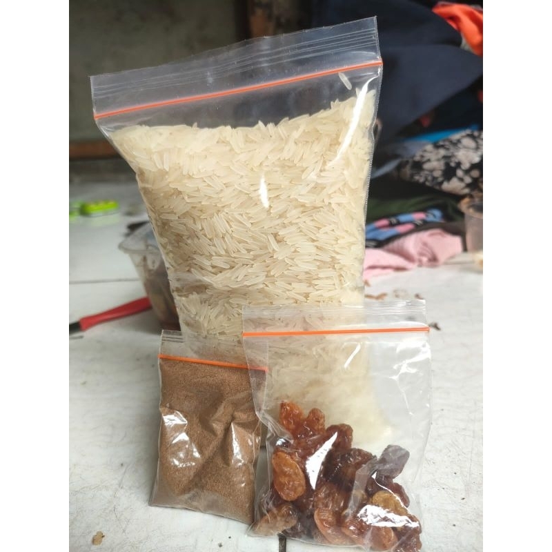 

Beras Basmati 500g lengkap dengan bumbu kebuli dan kismis
