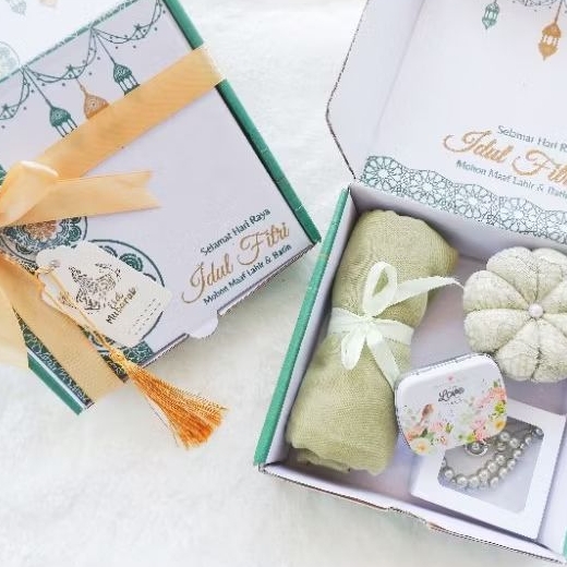 

hampers lebaran | kado hijab | kado jilbab | kado wisuda | kado pernikahan
