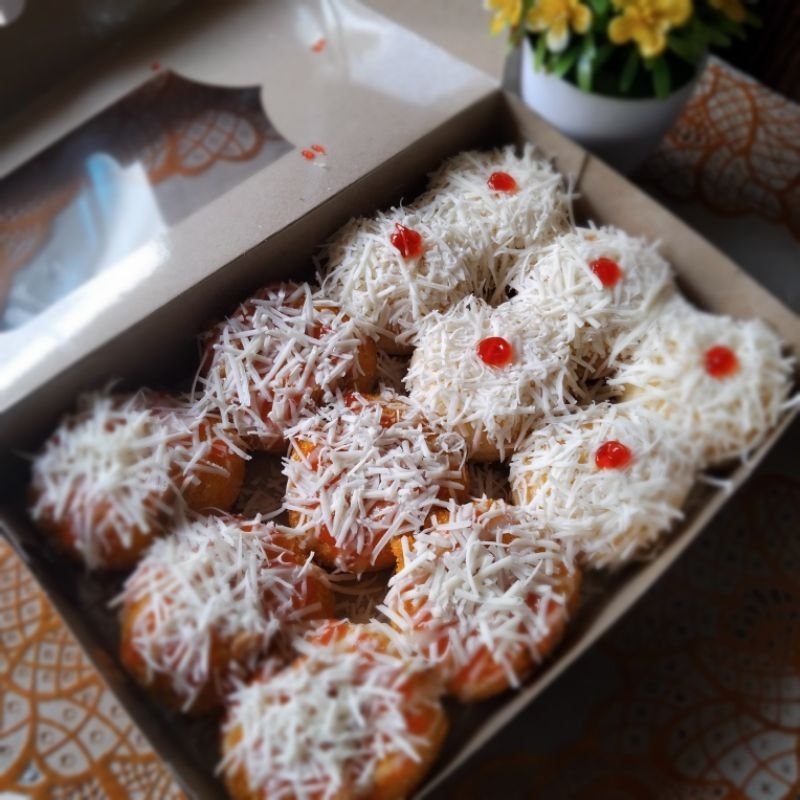 

Donat sosis campur manis isi 12