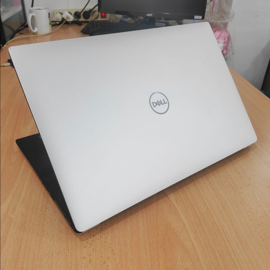 Laptop Dell Precision 5540 / Core i9 Gen 9 / VGA Quadro T2000