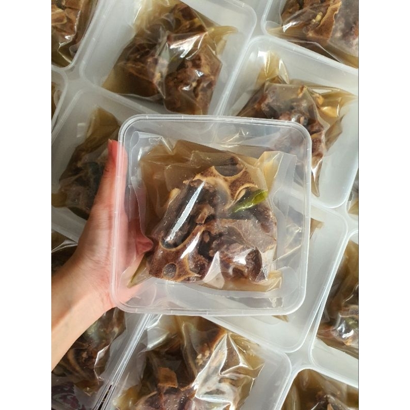 

Sop Janda (Frozen) 350gr - Iga sapi dengan kuah rempah pedas gurih