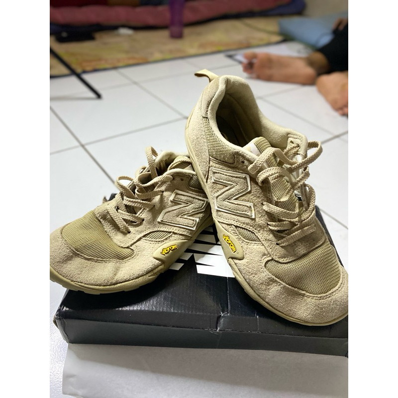 THRIFT-SEPATU NEW BALANCE