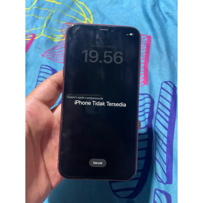 iphone xr lock icloud