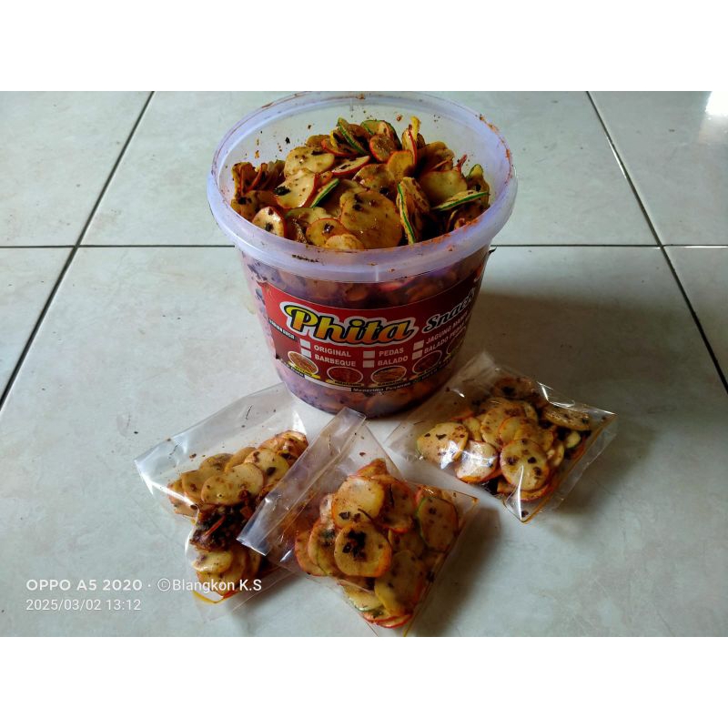 

seblak krupuk bantet daun jeruk