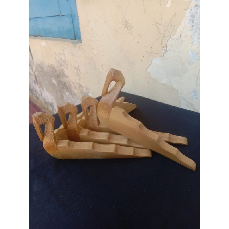 Kaki sangkar cungkok bahan bambu