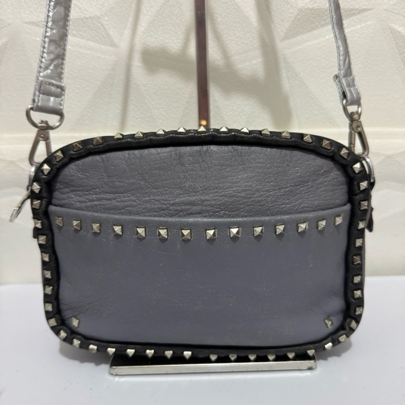 tas sling bag kulit asli. tas selempang kulit asli preloved