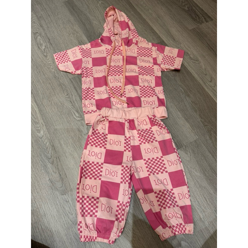 ONE SET ANAK PEREMPUAN UKURAN 100 / 2 TAHUN