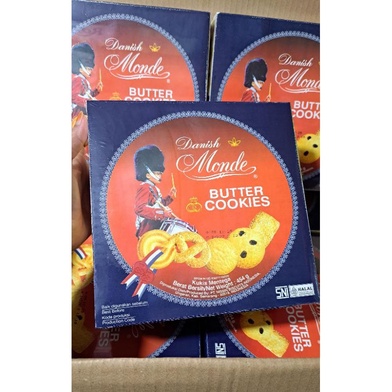 

Biskuit Kaleng Monde Butter Cookies Besar 454 gr