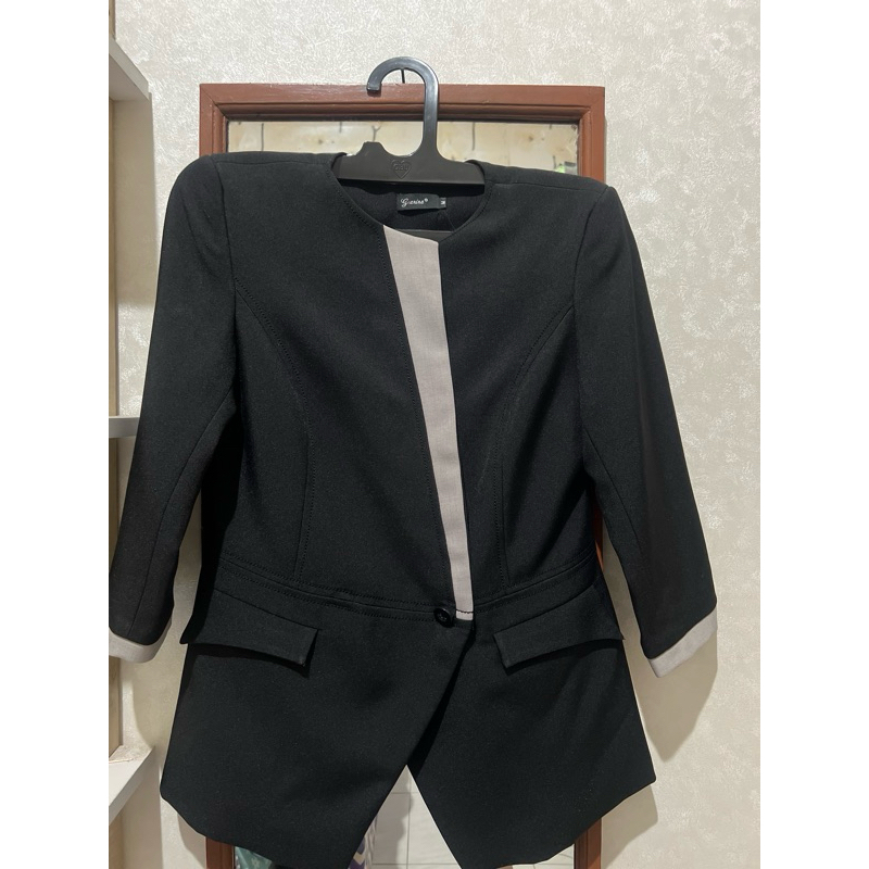 preloved blazer merk gianina